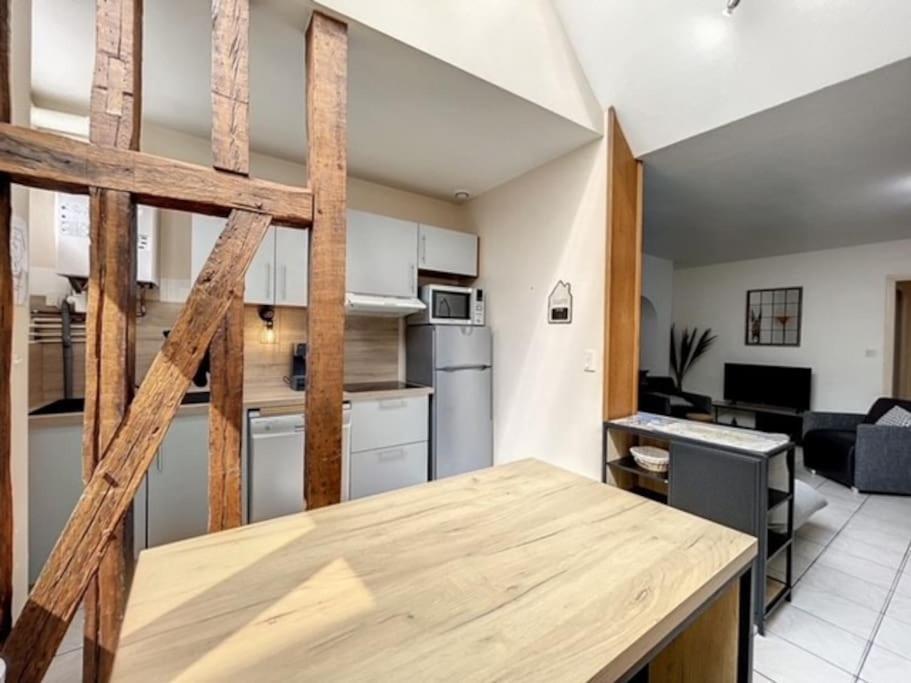 Appartement Au Coeur De Troyes Exterior foto
